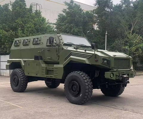 Velocidad 40-70 mph Vehículos blindados militares con 28 tripulantes y pasajeros hechos de acero