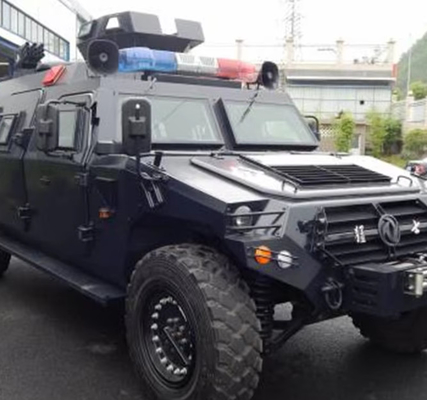 Vehículo blindado de control de disturbios de asalto 4X4 Crucero para patrulla fronteriza, comando de comunicaciones, asalto y otras tareas