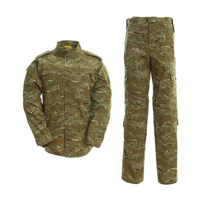 Unidad de aire acondicionado, uniforme de combate.