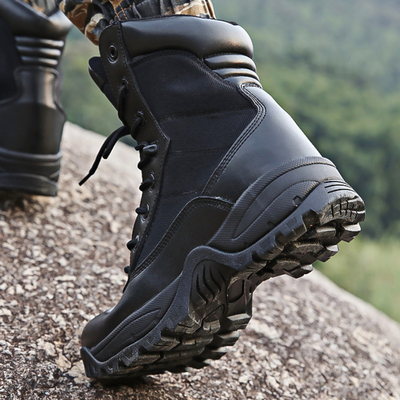 Botas tácticas de combate construidas para soportar las demandas de combate y operaciones tácticas