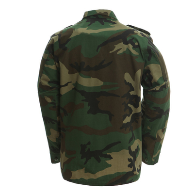 Un uniforme militar de buena ventilación---BDU, camuflajeBDU, uniforme de combate