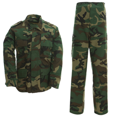 Un uniforme militar de buena ventilación---BDU, camuflajeBDU, uniforme de combate